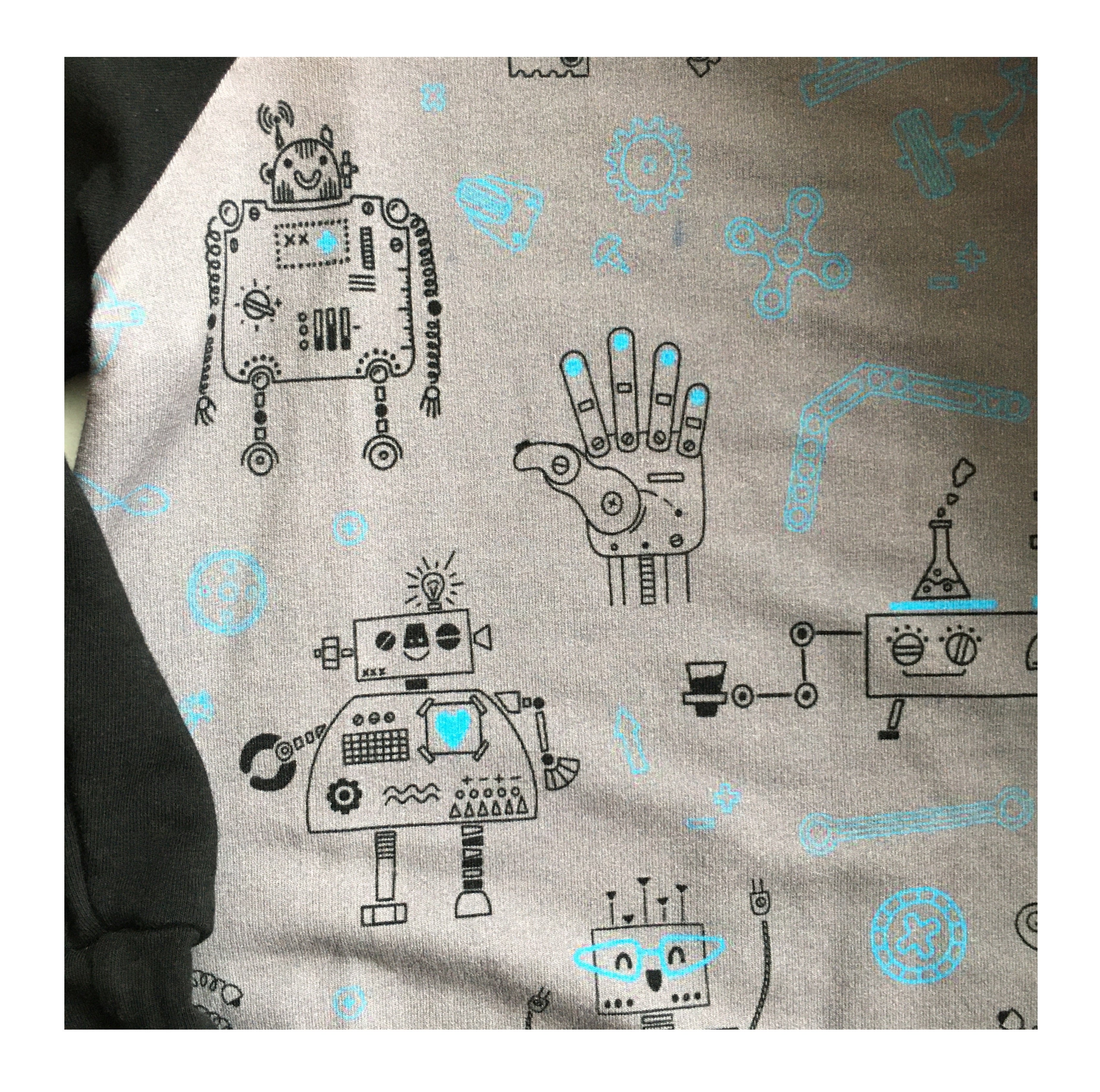 Robot Raglan